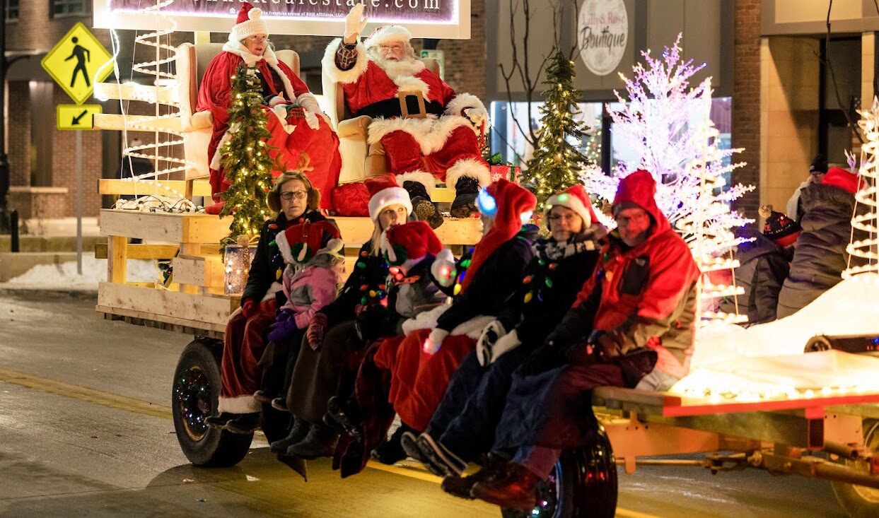 Holiday Lighted Parade Owatonna Area Chamber Of Commerce & Tourism