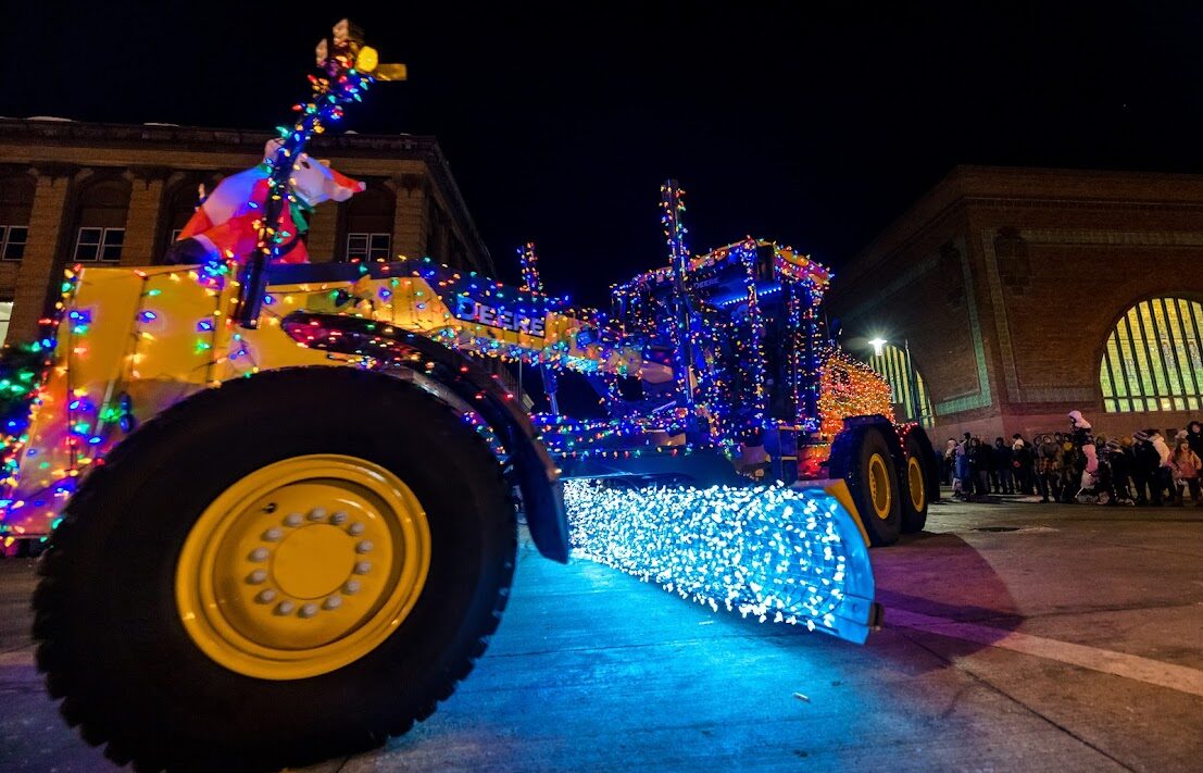 Holiday Lighted Parade Owatonna Area Chamber Of Commerce & Tourism